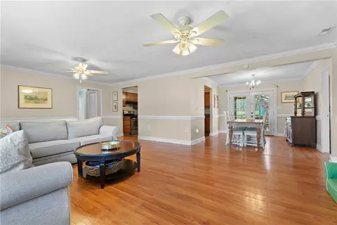 104 Colonial Dr, Pelzer, SC 29669 photo 8
