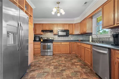 104 Colonial Dr, Pelzer, SC 29669 photo 11