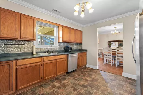 104 Colonial Dr, Pelzer, SC 29669 photo 12
