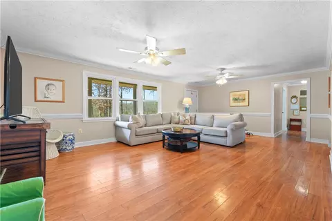 104 Colonial Dr, Pelzer, SC 29669 photo 7