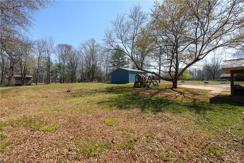 104 Colonial Dr, Pelzer, SC 29669 photo 29