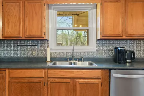 104 Colonial Dr, Pelzer, SC 29669 photo 13