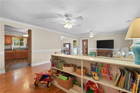 104 Colonial Dr, Pelzer, SC 29669 photo 6