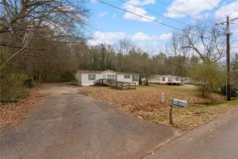 207 Woody Rd, Pendleton, SC 29670