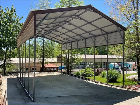 713 Essex Dr, Westminster, SC 29693