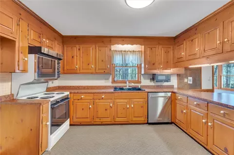 604 Roosevelt Dr, Easley, SC 29642 photo 5