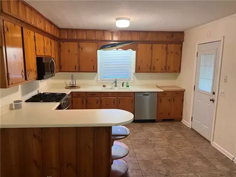 2016 Corinth Dr, Seneca, SC 29672 photo 3