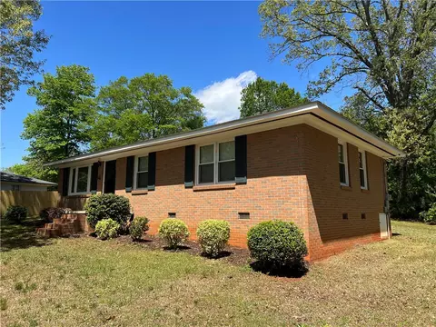 2016 Corinth Dr, Seneca, SC 29672 photo 17