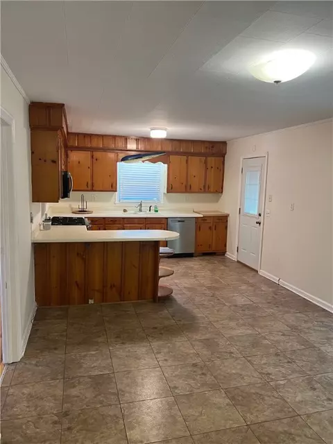 2016 Corinth Dr, Seneca, SC 29672 photo 4