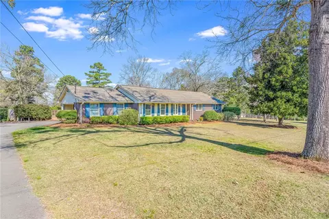51 Holly St, Hartwell, GA 30643