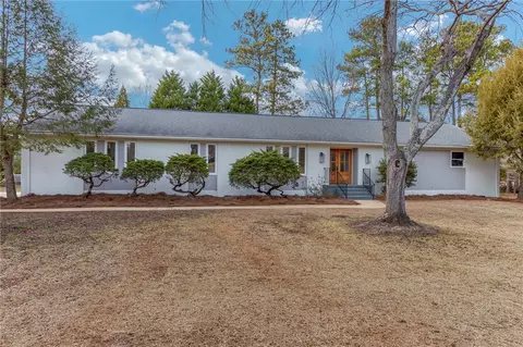 8 Chisolm Trl, Greenville, SC 29607