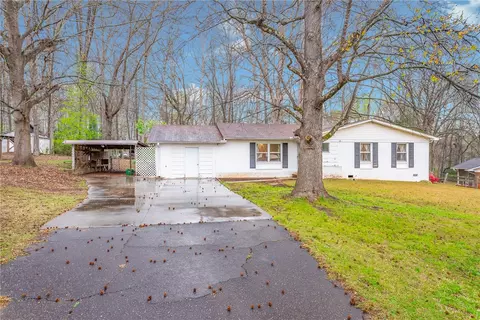 220 Woodberry Cir, Easley, SC 29642