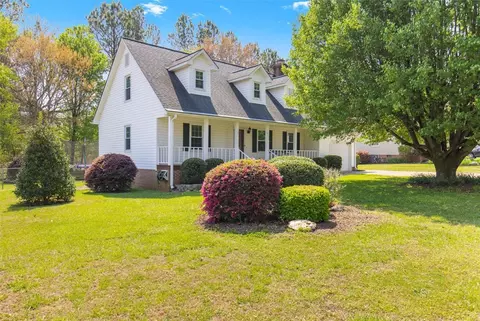 302 Oakcreek Dr, Easley, SC 29642