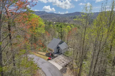 443 Whispering Falls Dr, Pickens, SC 29671