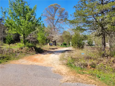 520 Dana Dr, Westminster, SC 29693