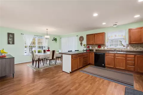 110 Mediterranean Ave, Anderson, SC 29621 photo 8