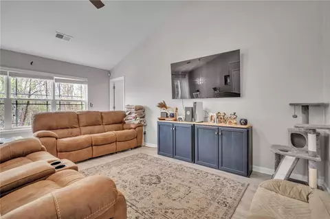 85 Caledonia Dr, Easley, SC 29642 photo 2