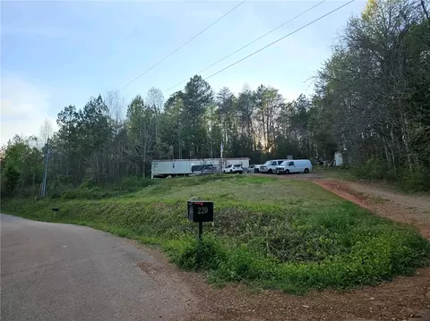 220 Crystal Ln, Pickens, SC 29671