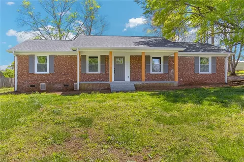 116 Pine Forest Dr, Easley, SC 29642 photo 2