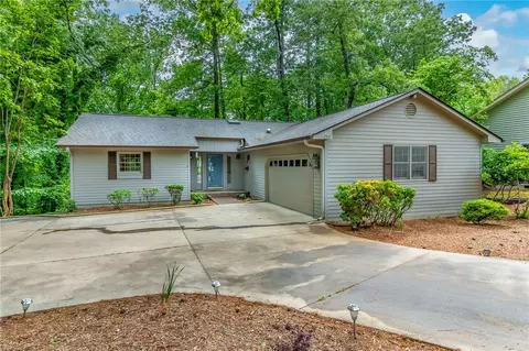 202 Long Reach Dr, Salem, SC 29676