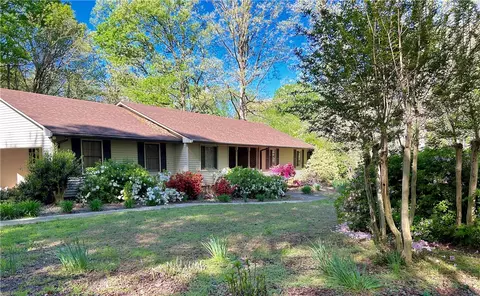 204 Hillandale Rd, Pendleton, SC 29670 photo 2