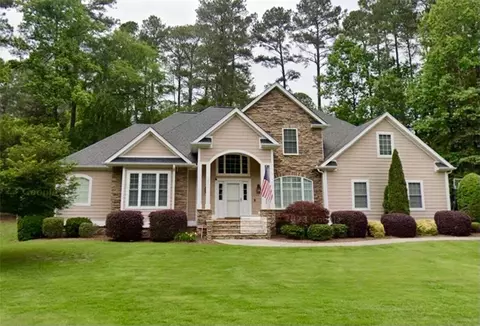 1322 Stillwater Dr, Seneca, SC 29678