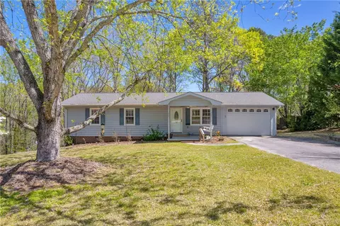 1008 Santee Rd, Walhalla, SC 29691