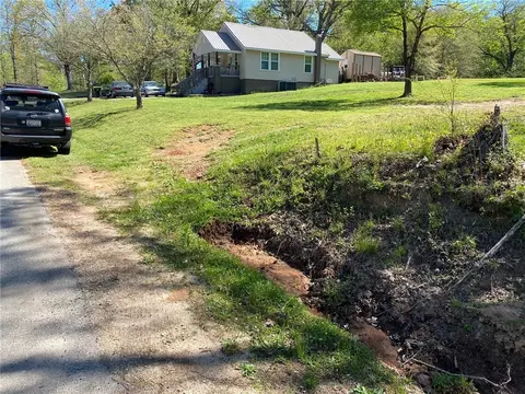 228 Hamby St, Pelzer, SC 29669 photo 4
