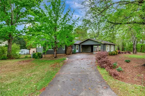 309 Meadow Dr, Seneca, SC 29678