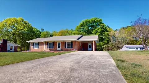 102 Torrington Rd, Walhalla, SC 29691