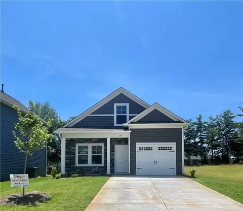 102 Brown Cir, Easley, SC 29642