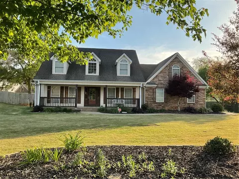 101 Pondstone Ct, Easley, SC 29642