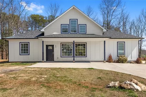 285 Boxelder Dr, Campobello, SC 29322