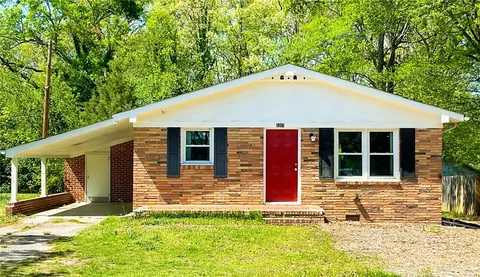 2207 E Lee Rd, Taylors, SC 29687