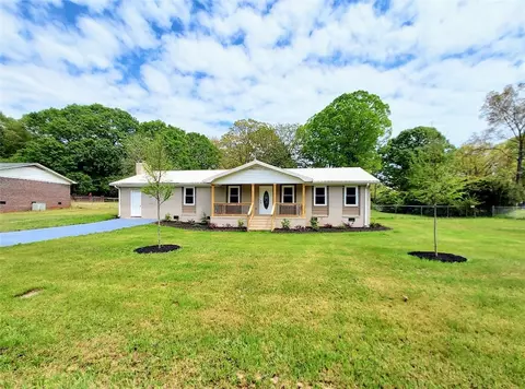 202 Lewis Rd, Williamston, SC 29697 photo 4