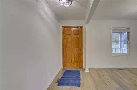 135 E Church Rd, Easley, SC 29642 photo 4
