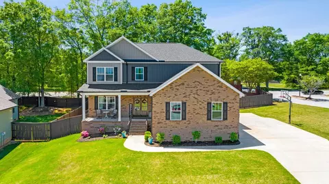 2 Peaceful Ct, Fountain Inn, SC 29644