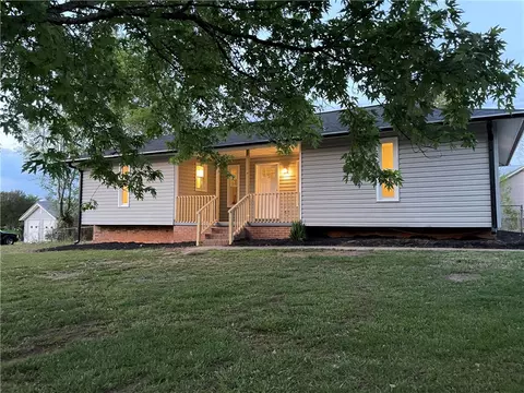 101 Sequoia Ct, Easley, SC 29640 photo 2