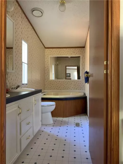 121 Sivnksty Rd, Starr, SC 29684 photo 8
