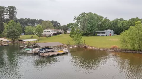 117 Oakview Rd, Townville, SC 29689