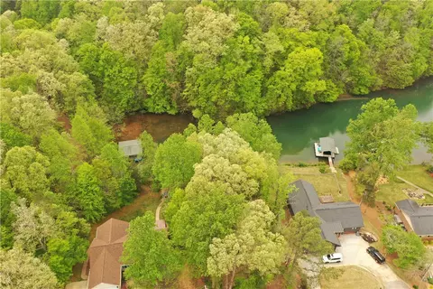 320 Shorecrest Dr, Seneca, SC 29672 photo 2