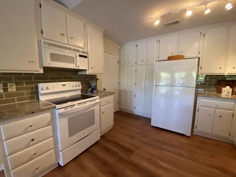 260 Currahee Pl, Toccoa, GA 30577 photo 4