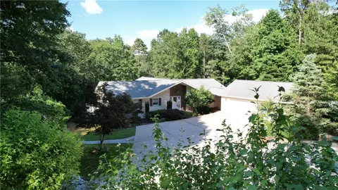 110 Muskhogean Rd, Fair Play, SC 29643