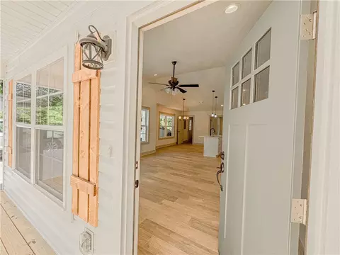 301 B Shadybrook Dr, Walhalla, SC 29691 photo 3
