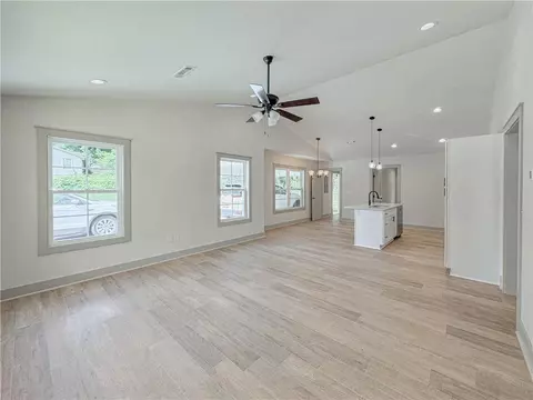301 B Shadybrook Dr, Walhalla, SC 29691 photo 5