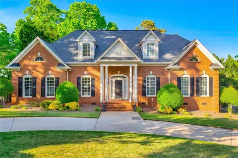 104 Overlook Ct, Easley, SC 29642
