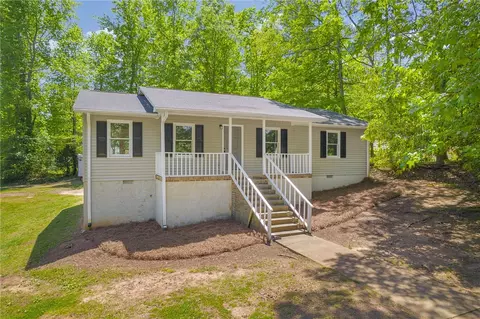 102 Kilgore Ave, Williamston, SC 29697