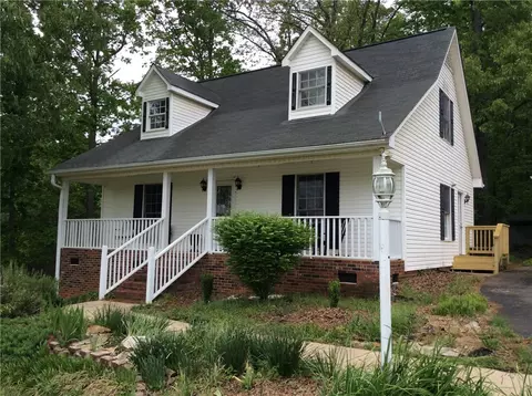 311 Double Bridge Rd, Boiling Springs, SC 29316