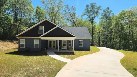 202 Bay Ridge Dr, Townville, SC 29689