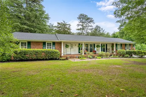 207 Briarwood Dr, Belton, SC 29627